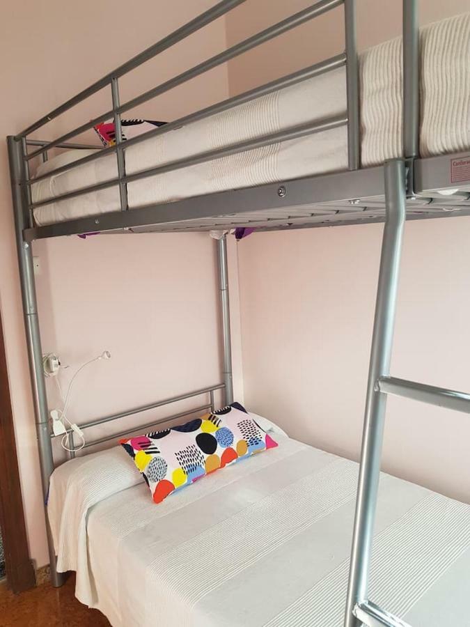 Apartamento Muy Amplio, Con Wifi Y A 12 Minutos Del Centro Gijon Exterior photo